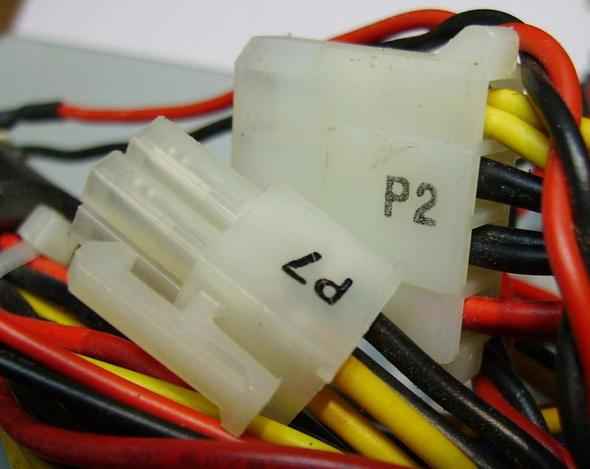 "P4"- Stecker mit Aufschrift "P7" und Molexstecker mit Aufdruck "P2" - (PC, hilfe, Kabel)