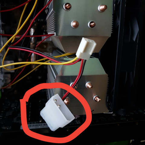 Pc LED Lüfter wie kann ich diesen Extra Anschluss enfernen? Geht das eigentlich oder riskierte ich hier etwas?