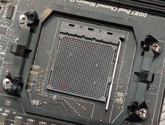 Selbstgebauter PC, alles läuft aber Bildschirm kriegt kein Signal